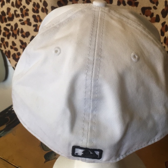 Hat - Picture 3 of 5